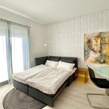 Modernes Apartment, Terrasse Und Garten Am Lilienthalpark Im Suedwesten Berlins Ngoại thất bức ảnh