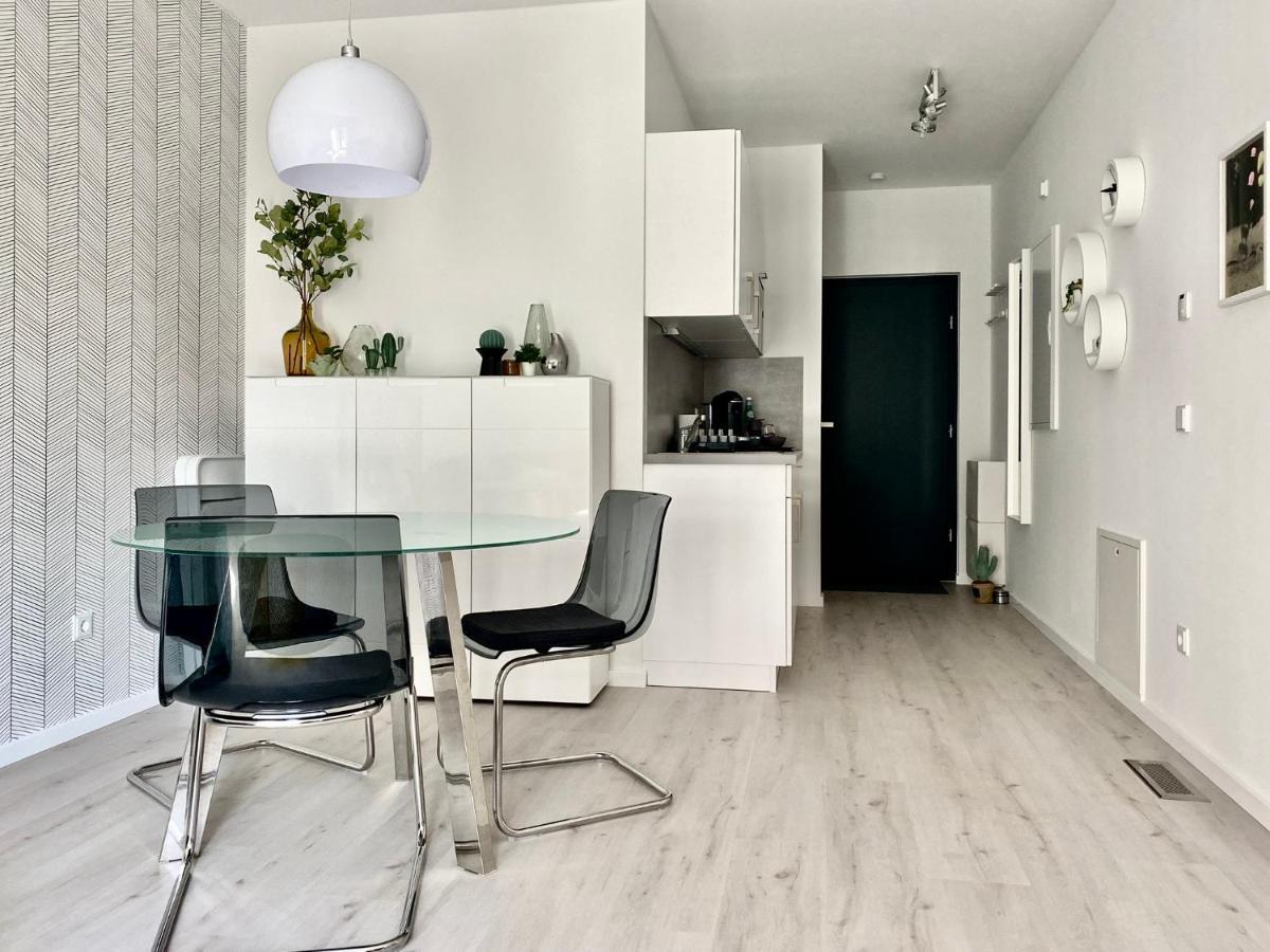 Modernes Apartment, Terrasse Und Garten Am Lilienthalpark Im Suedwesten Berlins Ngoại thất bức ảnh